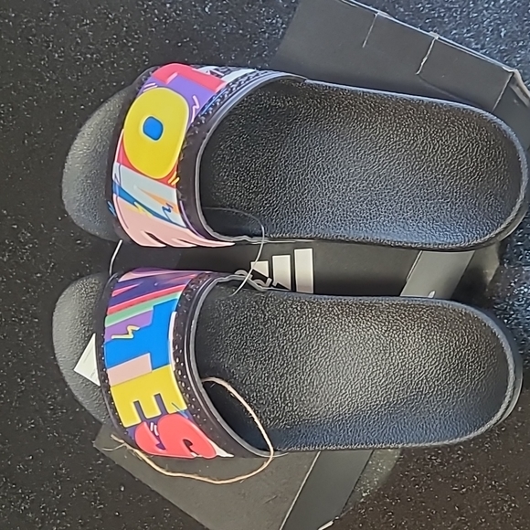 Adidas Pride Slide - Picture 5 of 8